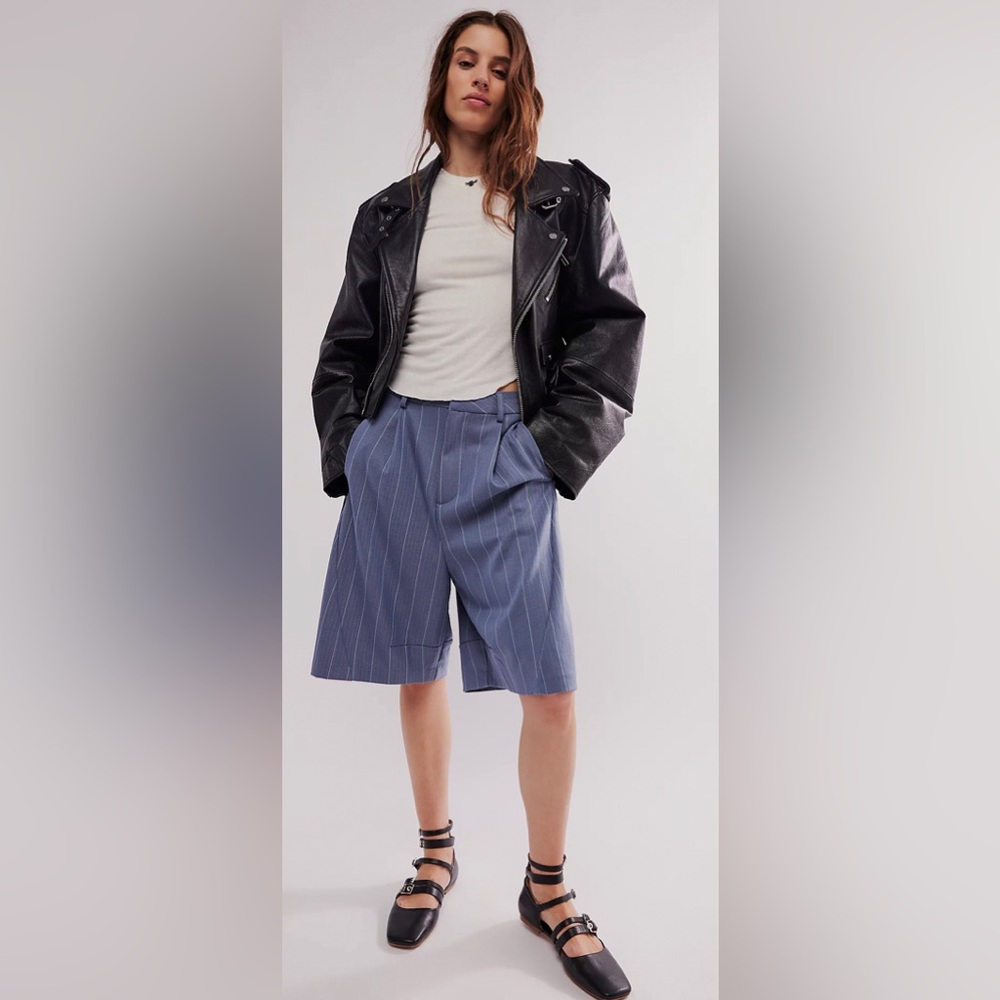 NWT FREE PEOPLE Trouser‎ Shorts
Grey Blue Something About
You Pinstripe